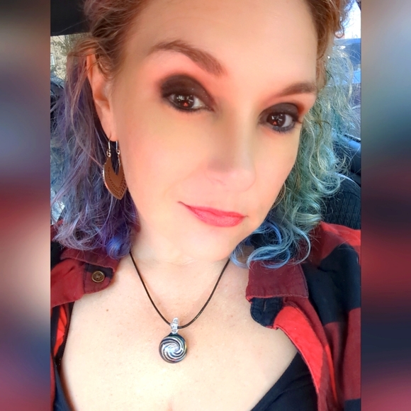 Meet your Posher, Jeri - Picture 2 of 2